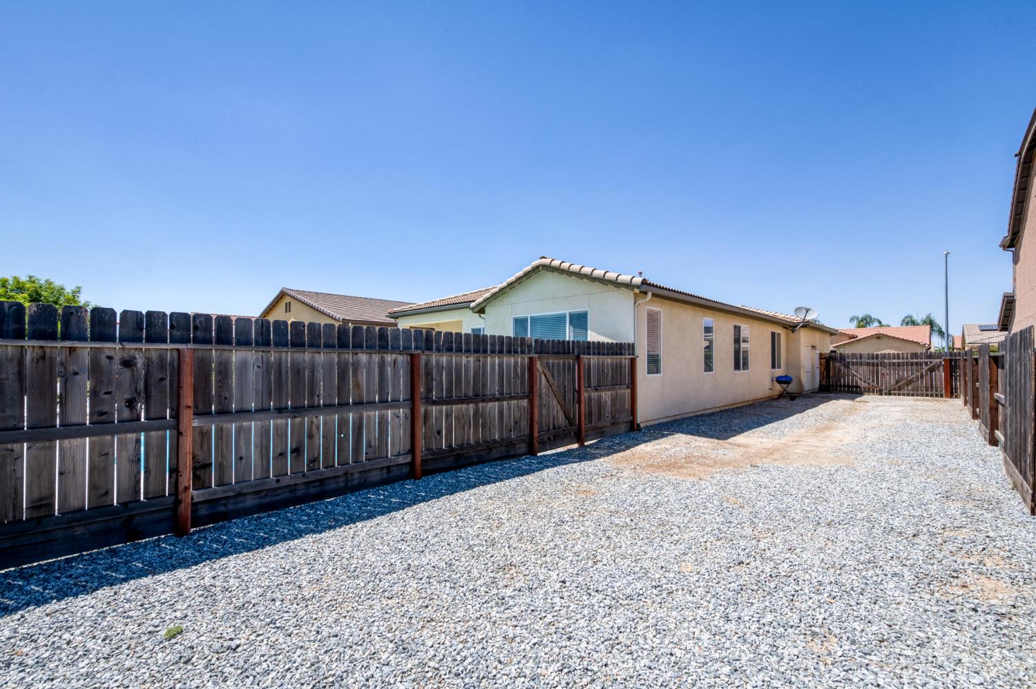 7633 E Fedora Ave, Fresno, CA 93737