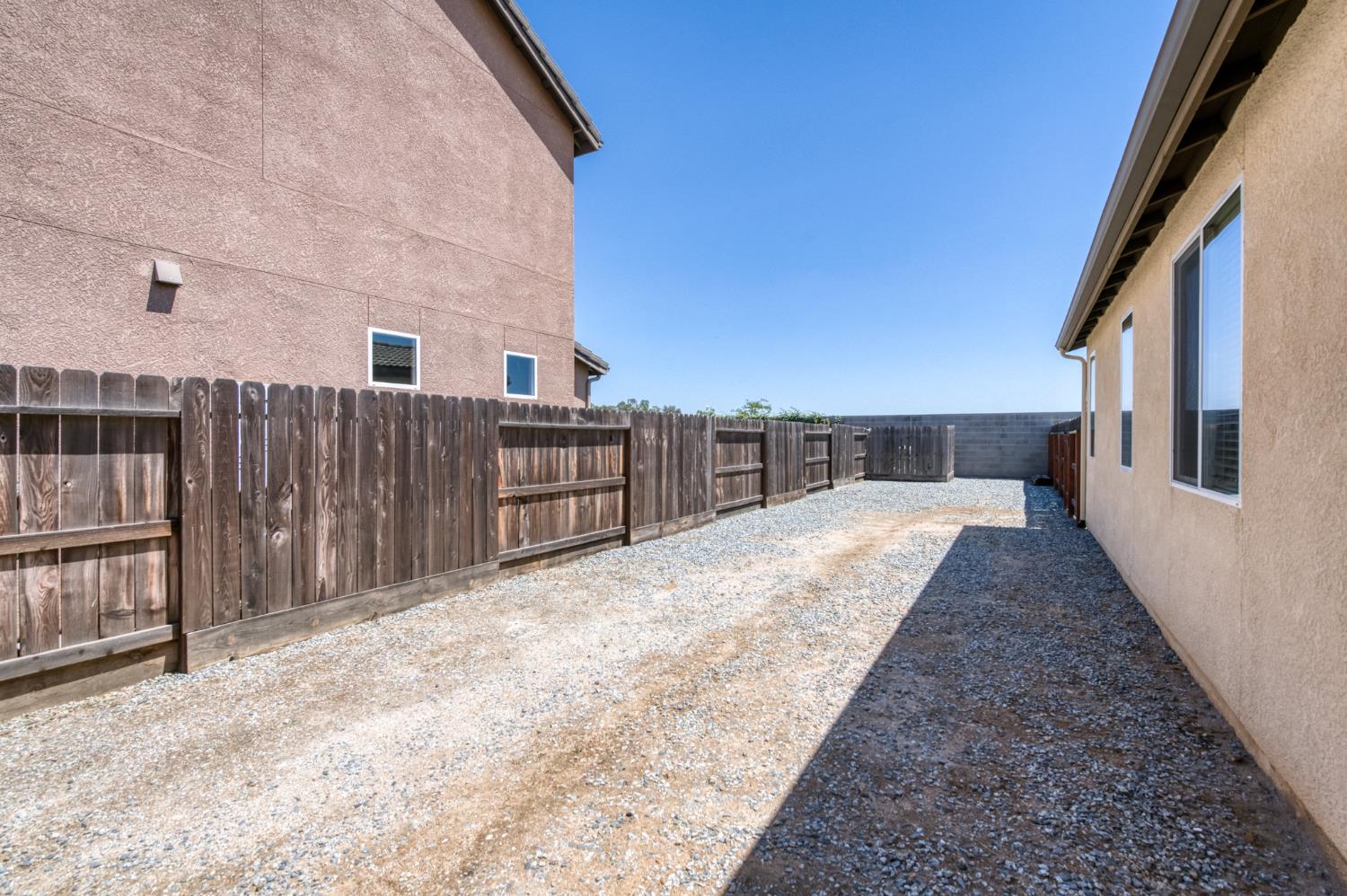 7633 E Fedora Ave, Fresno, CA 93737