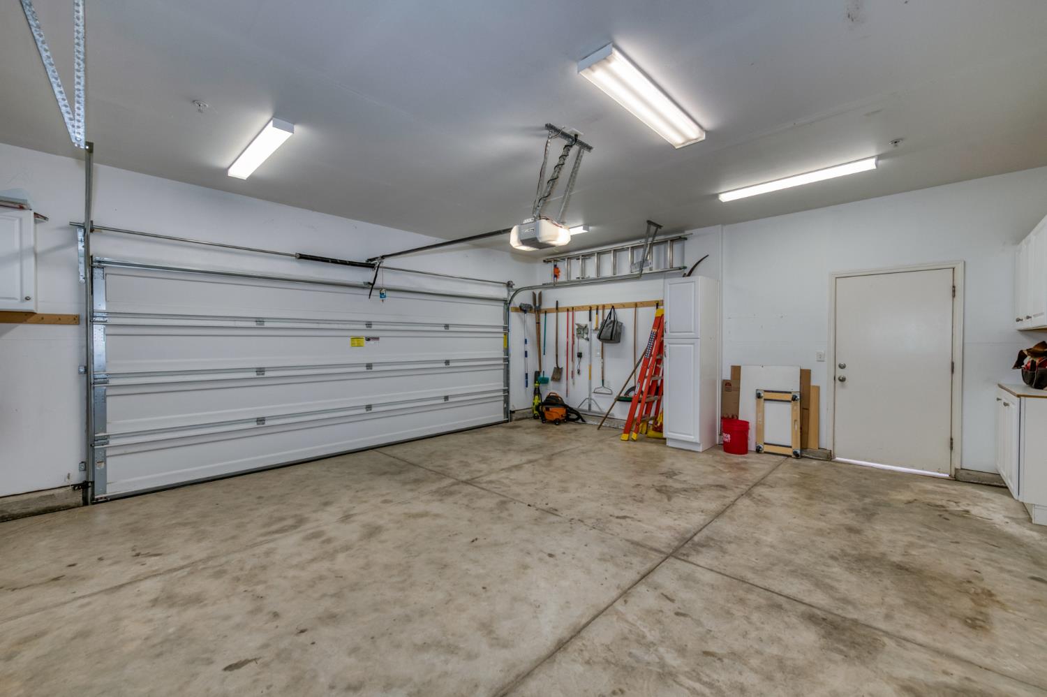 7633 E Fedora Ave, Fresno, CA 93737