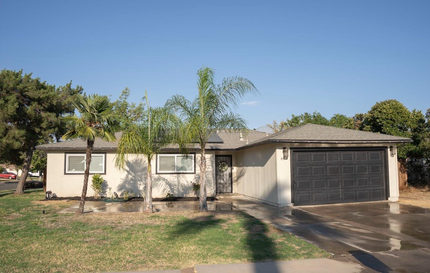 4584 N Hulbert Ave, Fresno, CA 93705