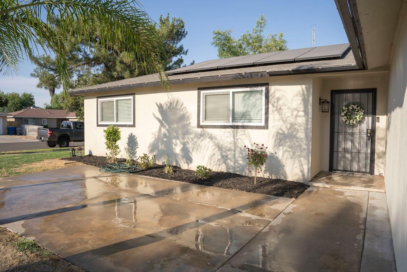 4584 N Hulbert Ave, Fresno, CA 93705