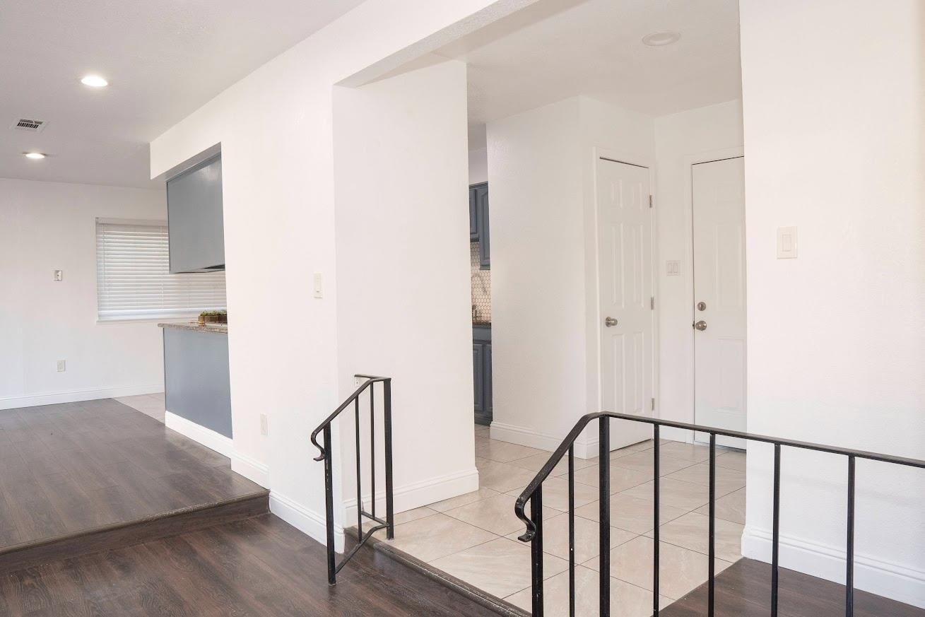 4584 N Hulbert Ave, Fresno, CA 93705
