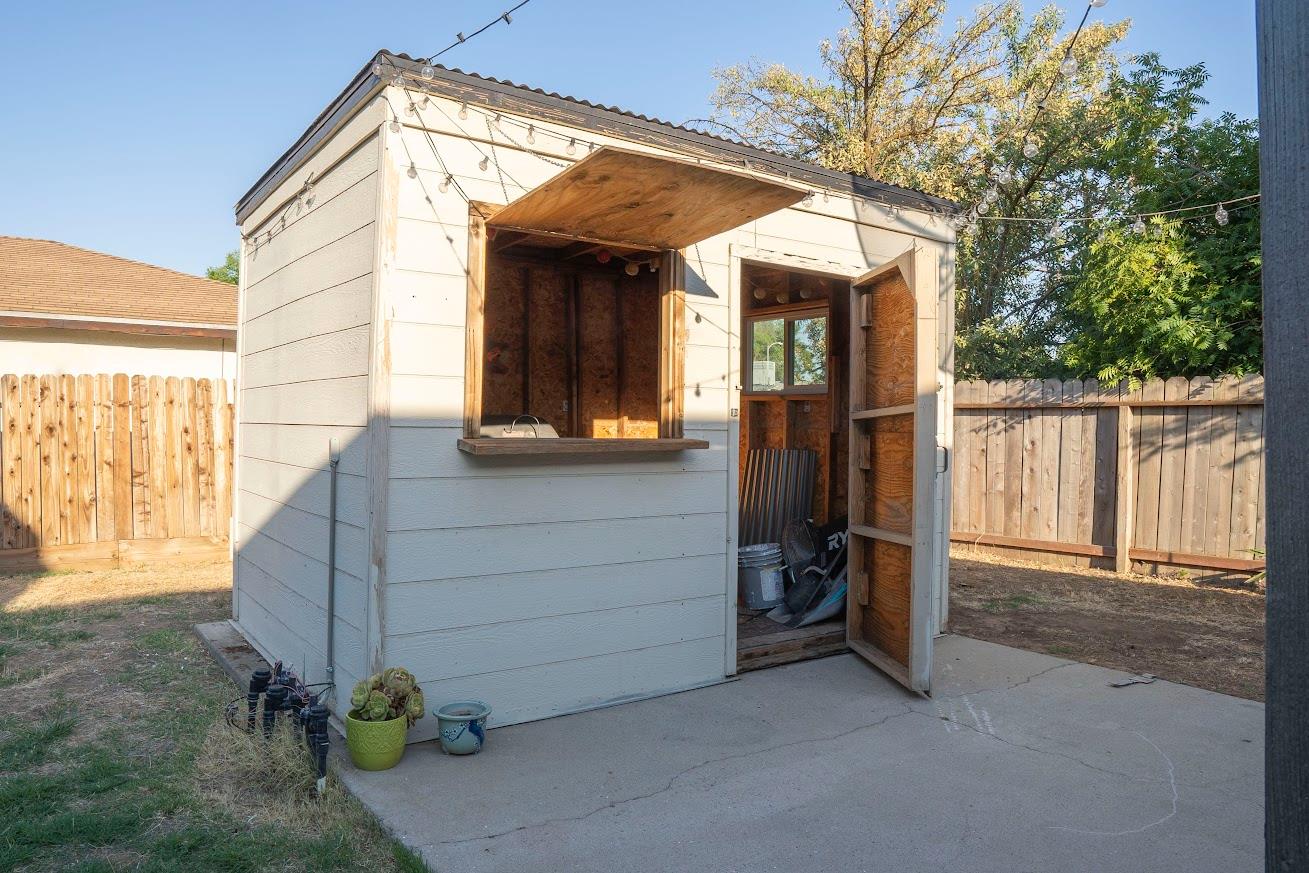 4584 N Hulbert Ave, Fresno, CA 93705