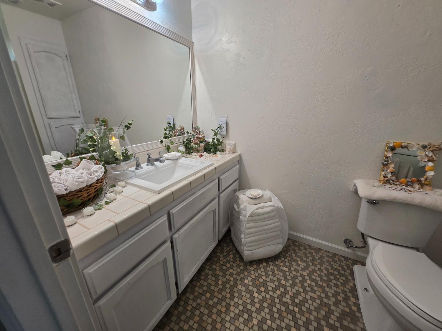 19691 Del Mar Rd, Madera, CA 93638
