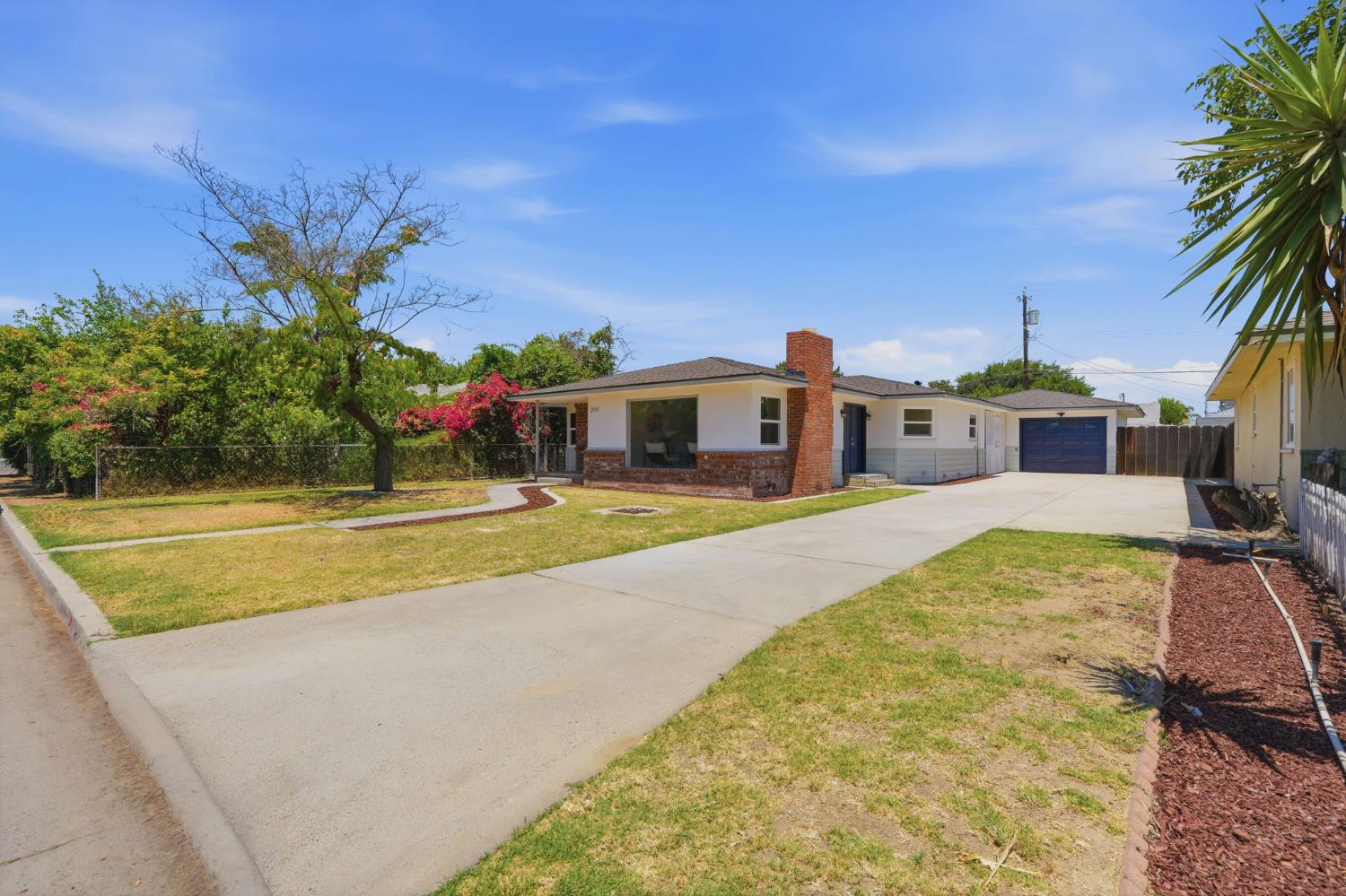 2114 Palm Ave, Sanger, CA 93657