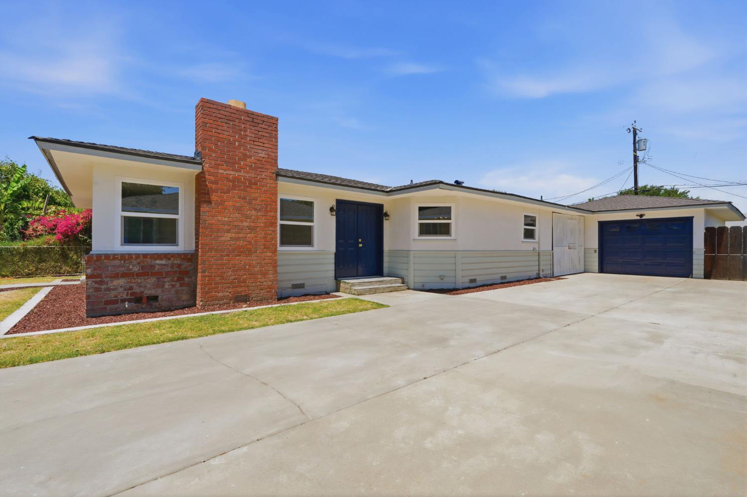 2114 Palm Ave, Sanger, CA 93657