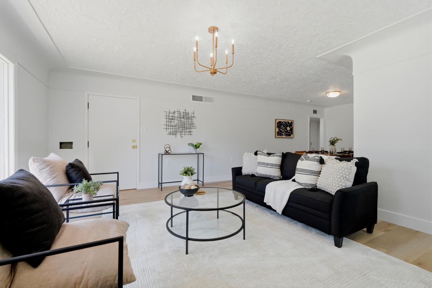 2114 Palm Ave, Sanger, CA 93657