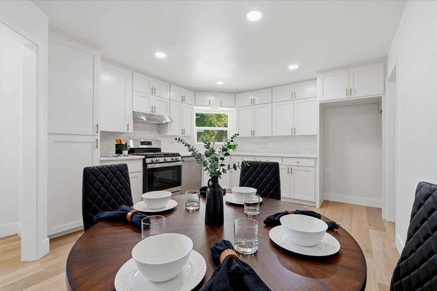 2114 Palm Ave, Sanger, CA 93657