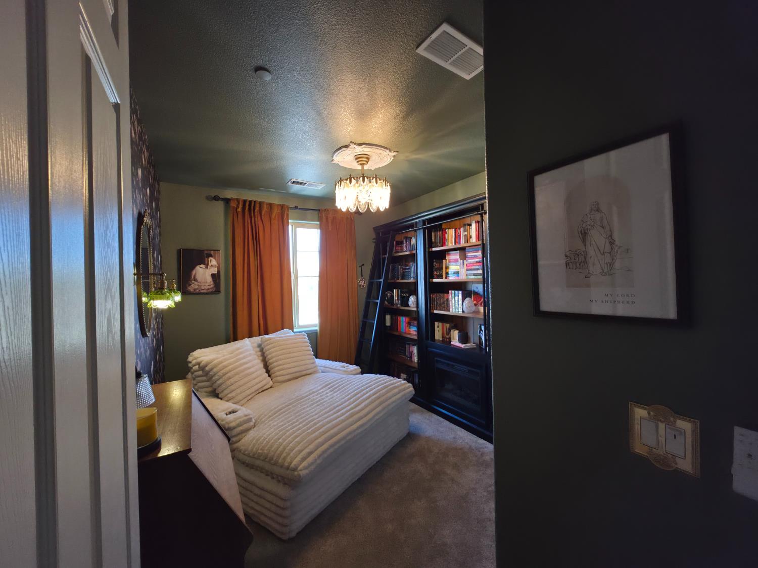 5640 N Madelyn Ave, Fresno, CA 93723