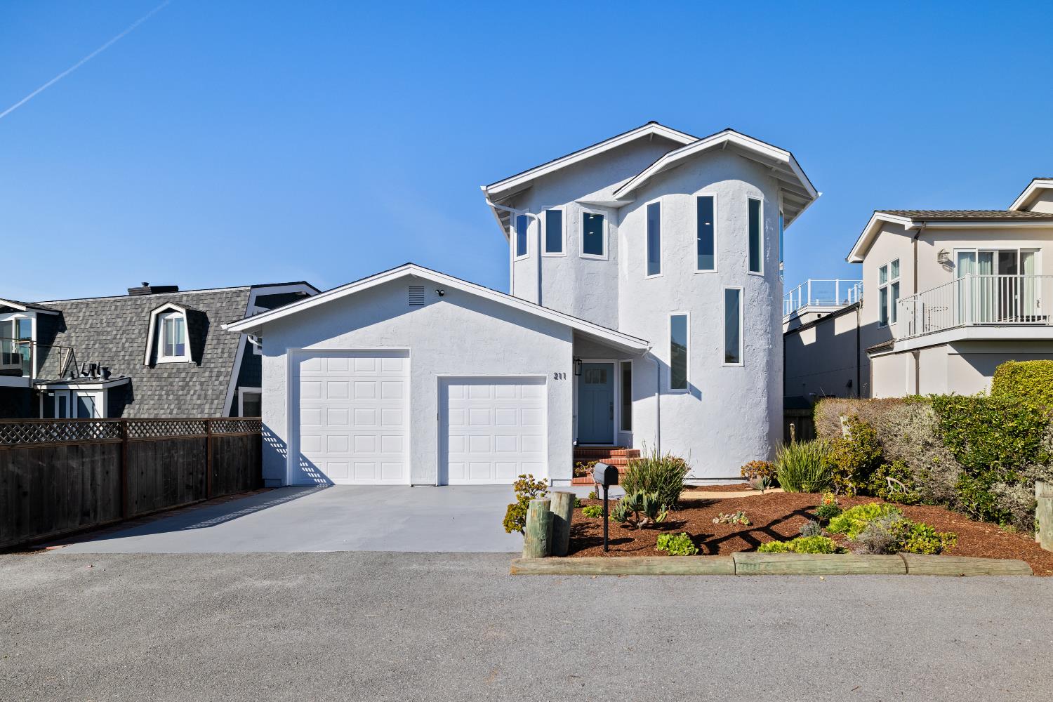 211 Washington Blvd, Half Moon Bay, CA 94019