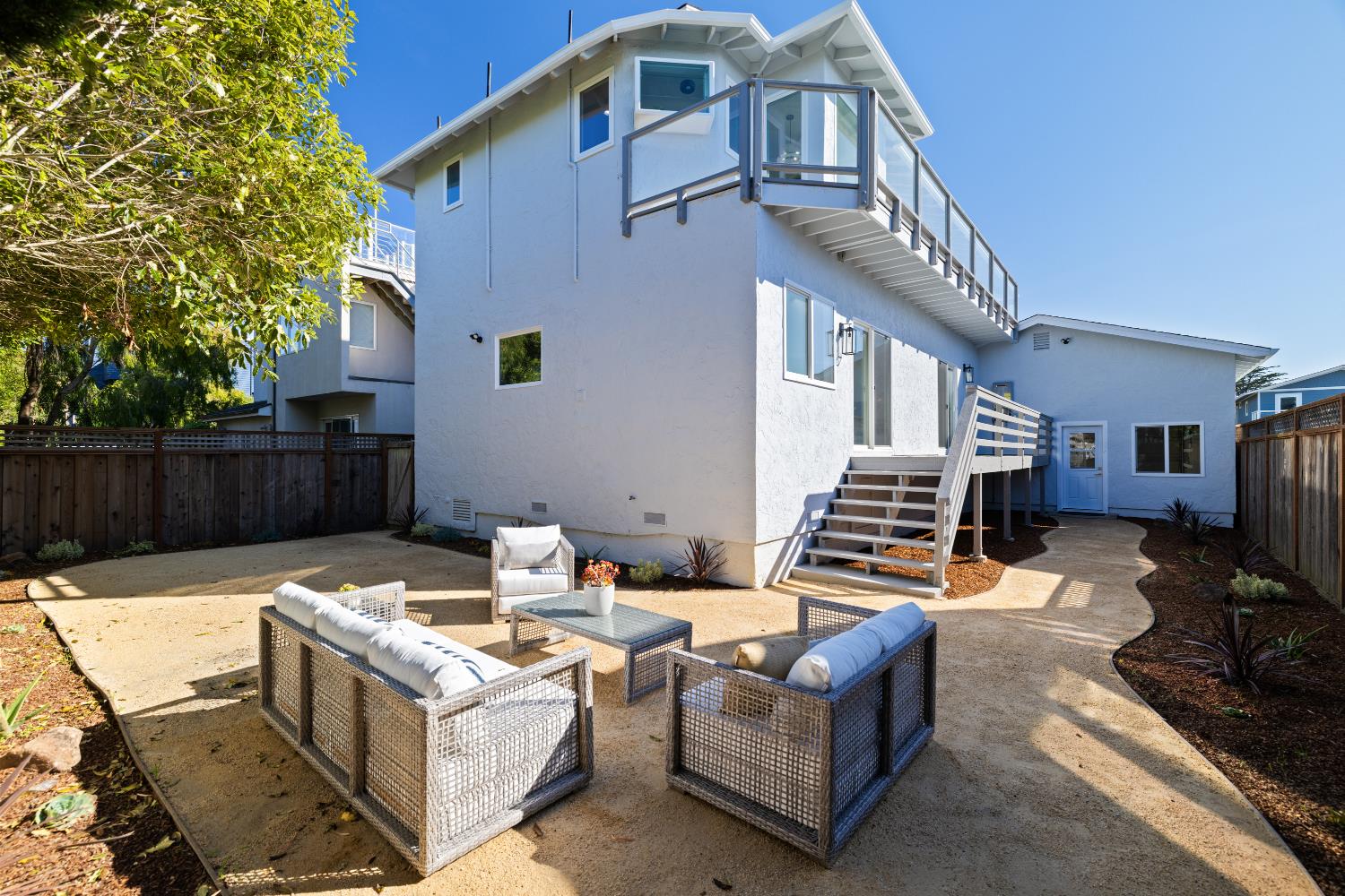 211 Washington Blvd, Half Moon Bay, CA 94019