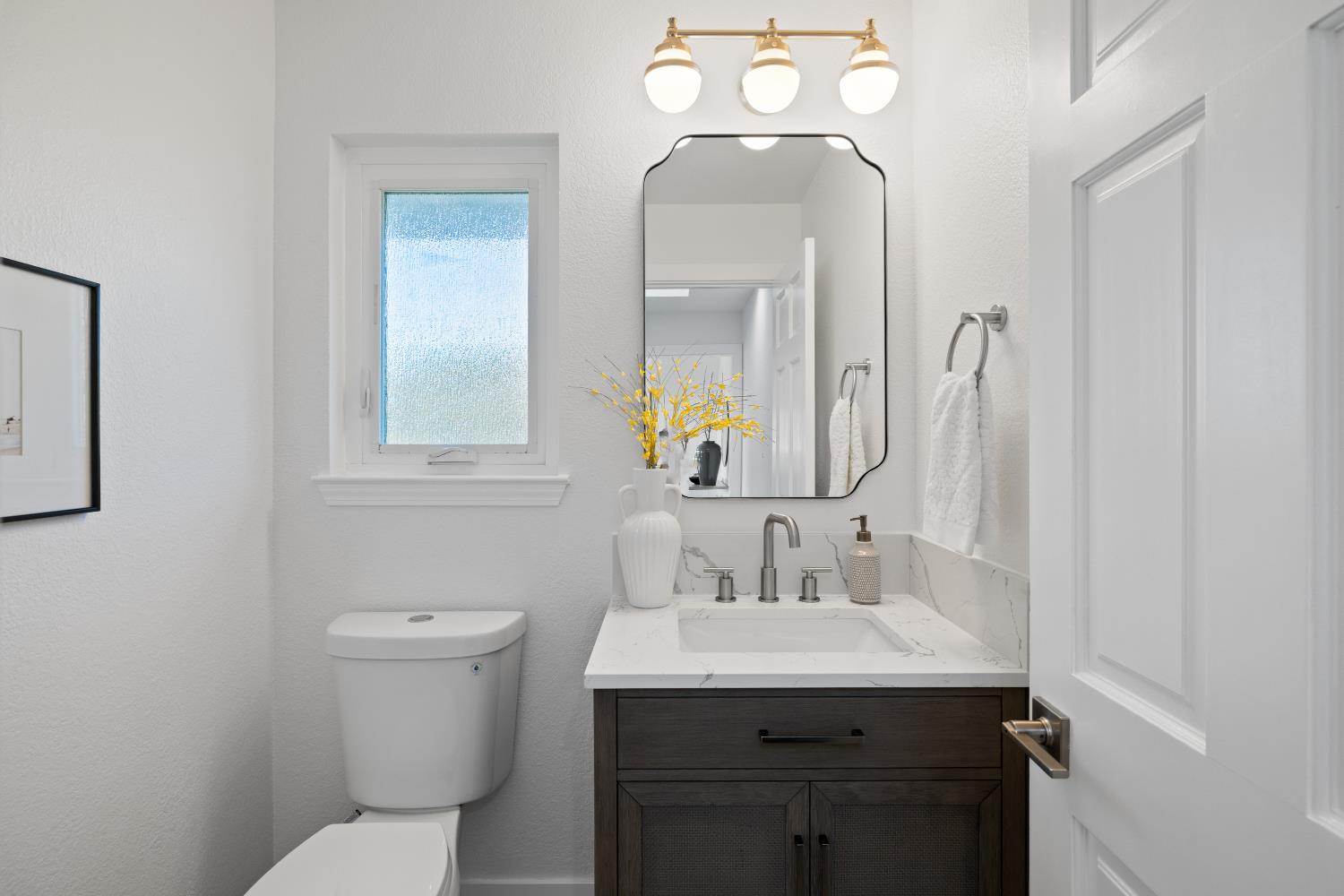 211 Washington Blvd, Half Moon Bay, CA 94019