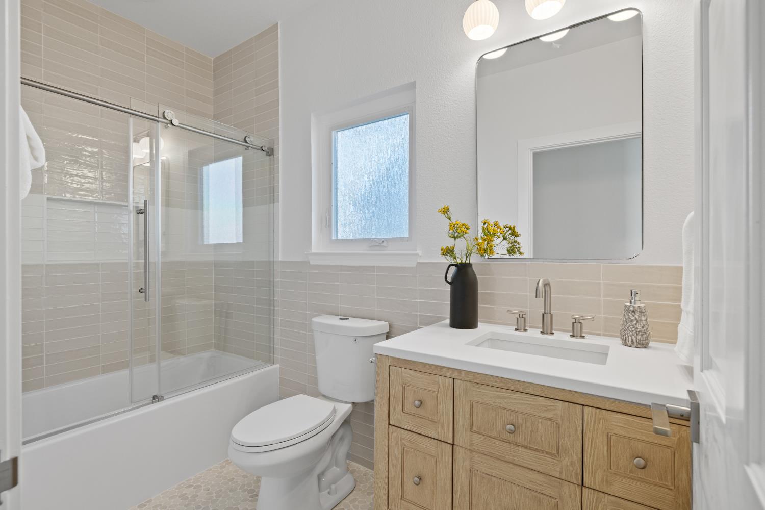 211 Washington Blvd, Half Moon Bay, CA 94019