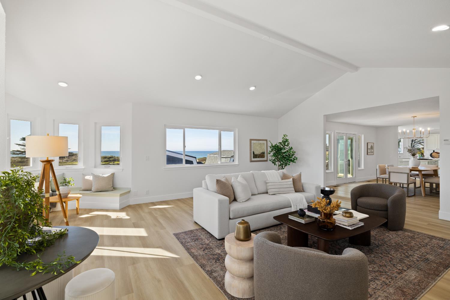 211 Washington Blvd, Half Moon Bay, CA 94019