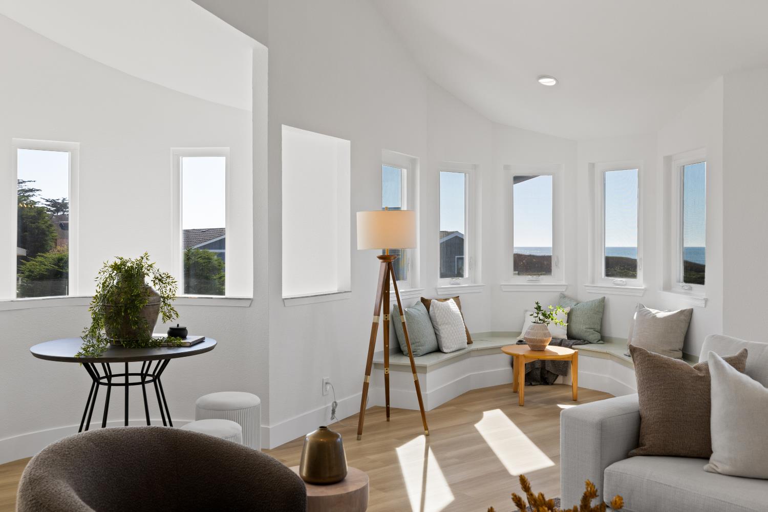 211 Washington Blvd, Half Moon Bay, CA 94019