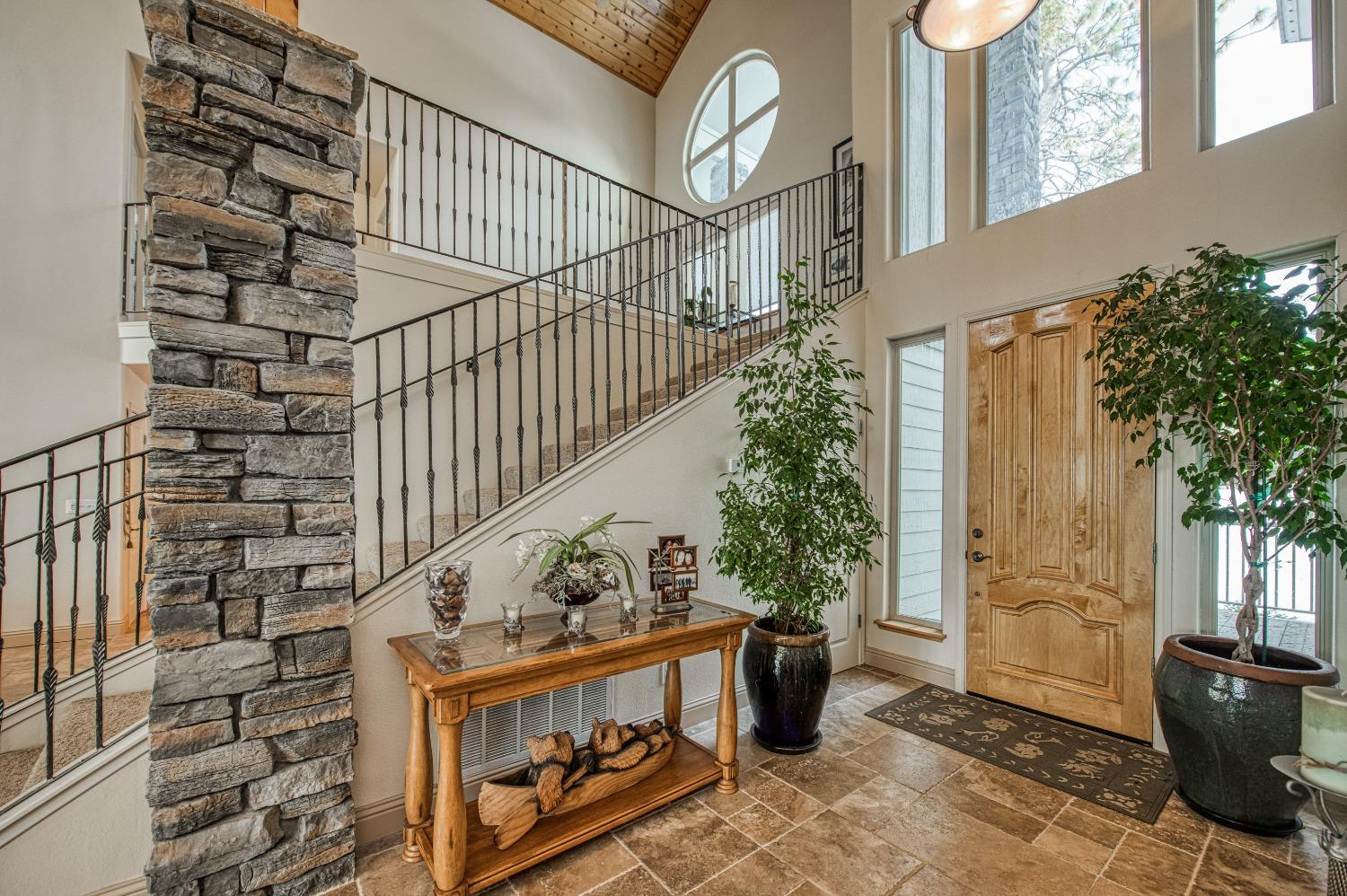 42502 Bretz Point Ln, Shaver Lake, CA 93664