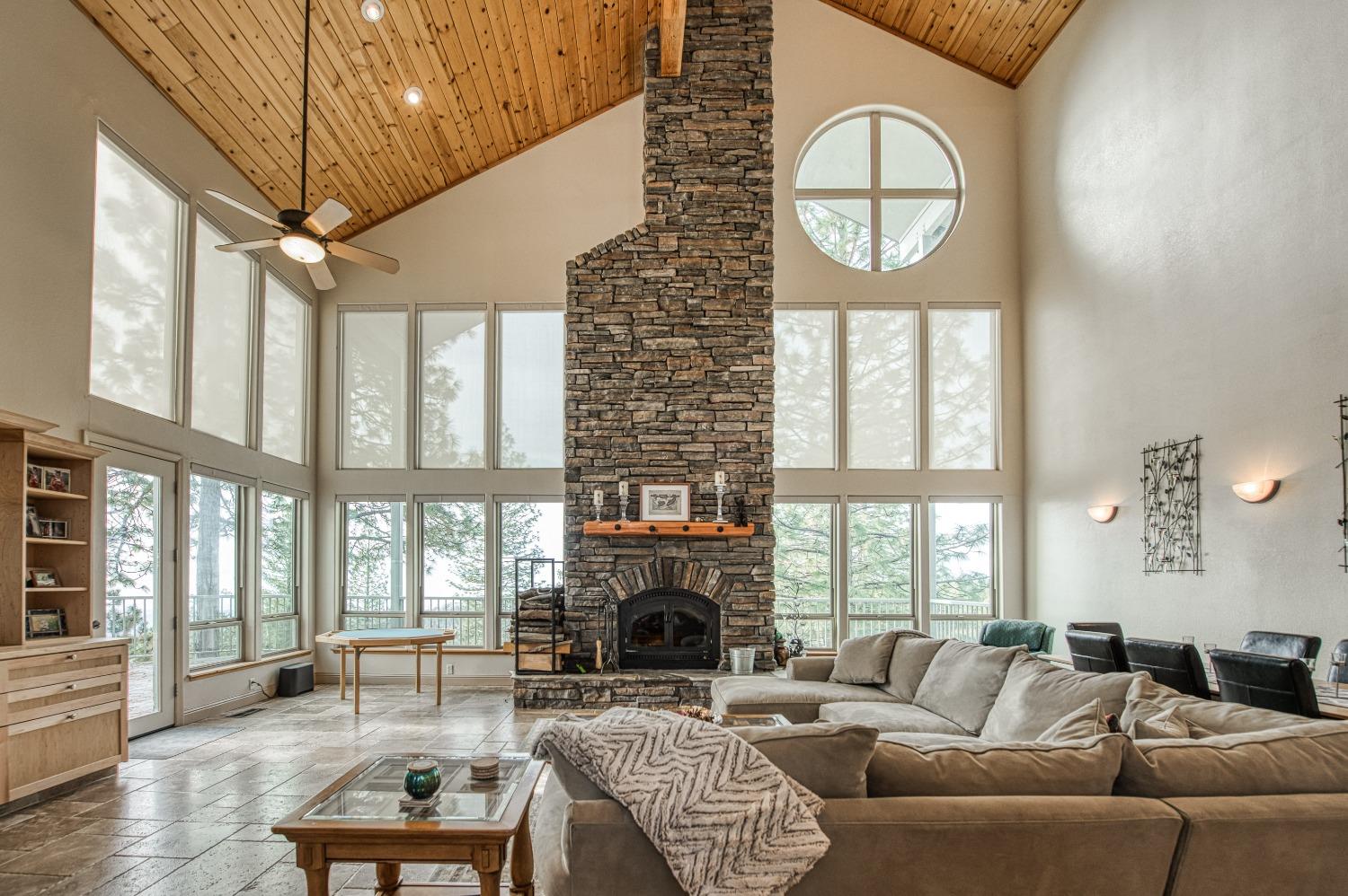 42502 Bretz Point Ln, Shaver Lake, CA 93664