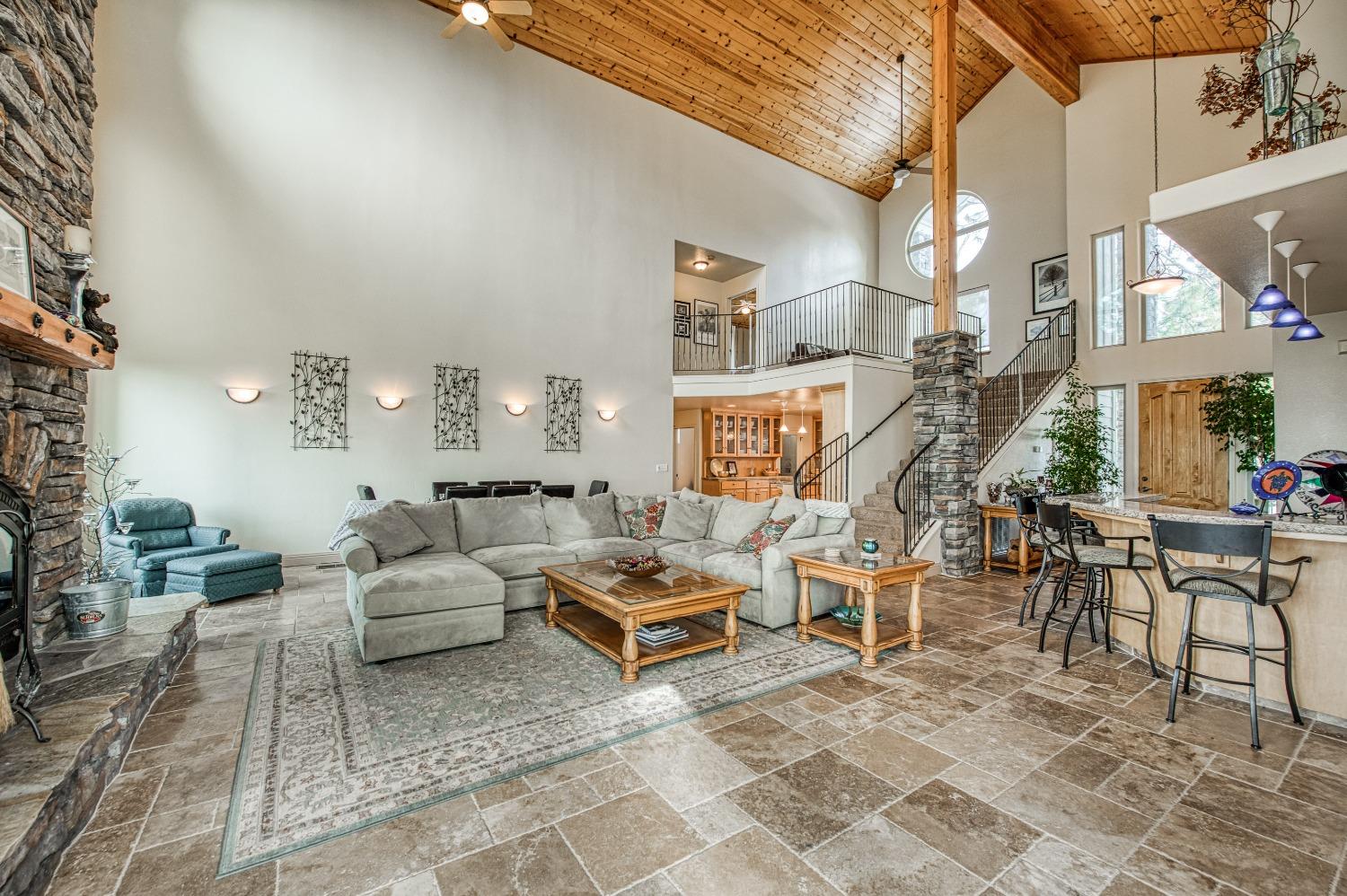 42502 Bretz Point Ln, Shaver Lake, CA 93664