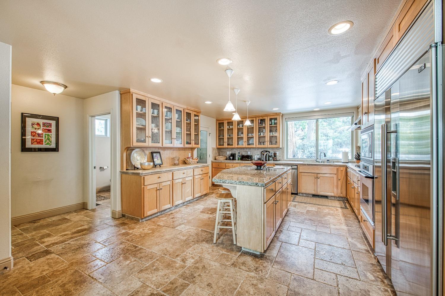 42502 Bretz Point Ln, Shaver Lake, CA 93664