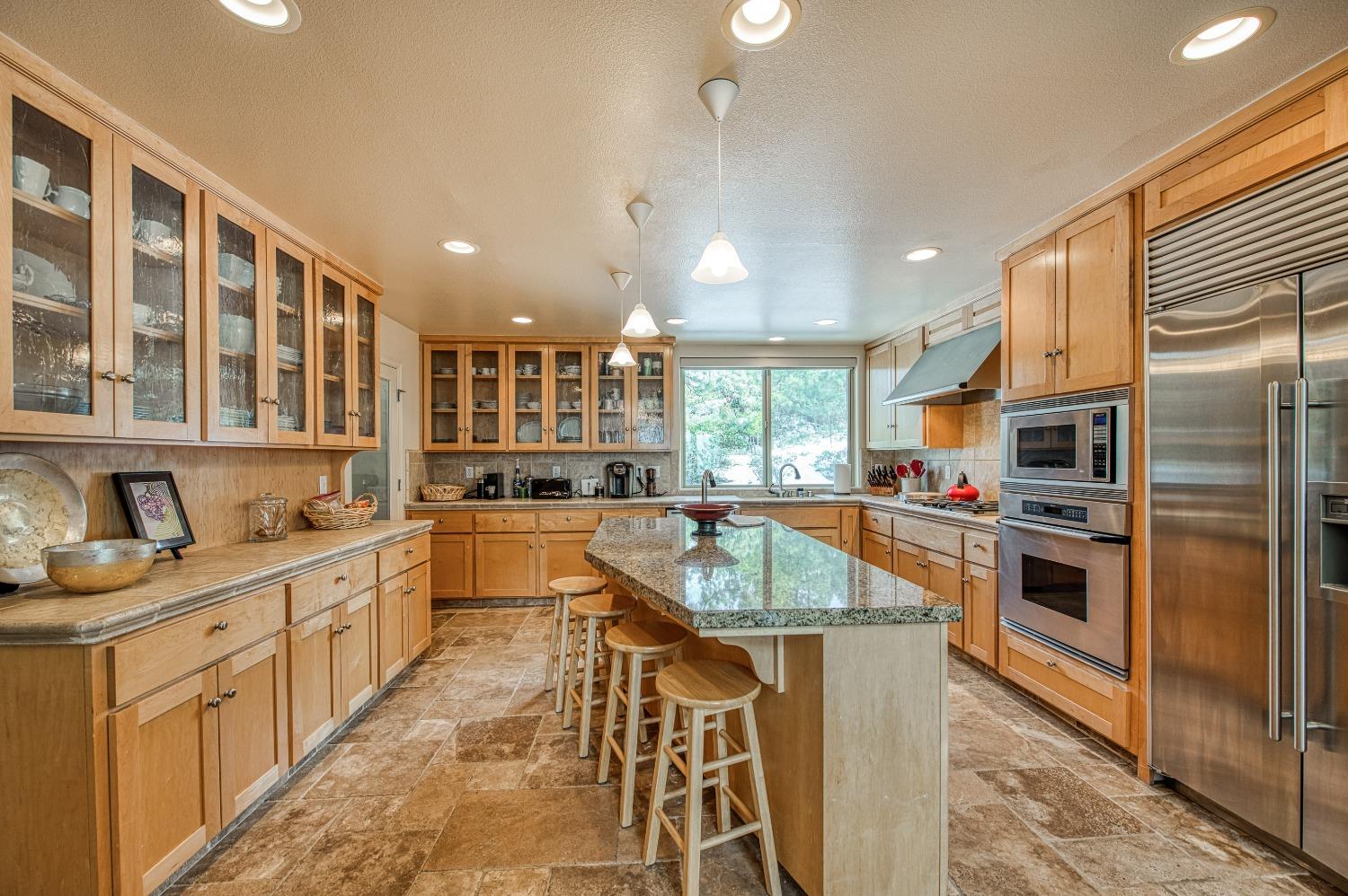 42502 Bretz Point Ln, Shaver Lake, CA 93664