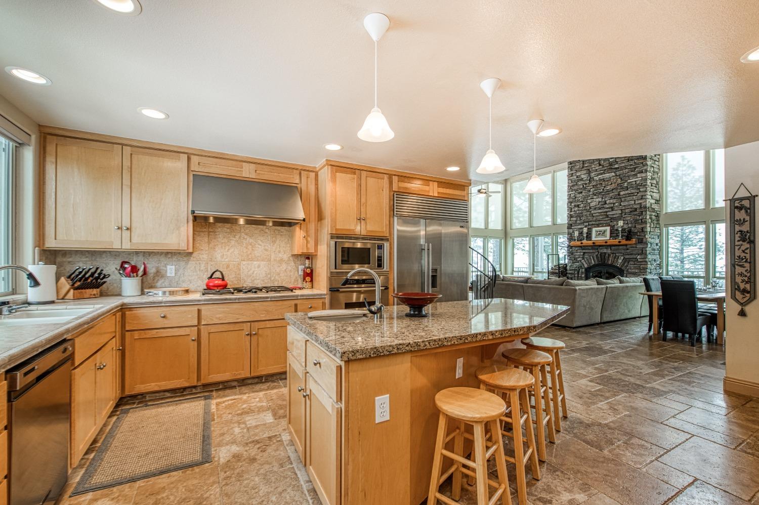 42502 Bretz Point Ln, Shaver Lake, CA 93664