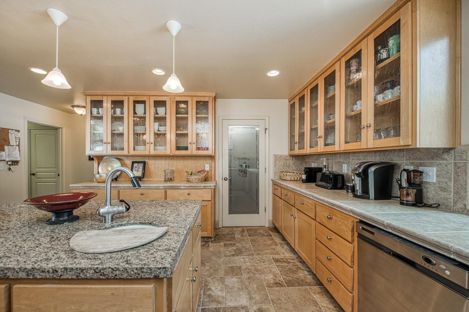 42502 Bretz Point Ln, Shaver Lake, CA 93664