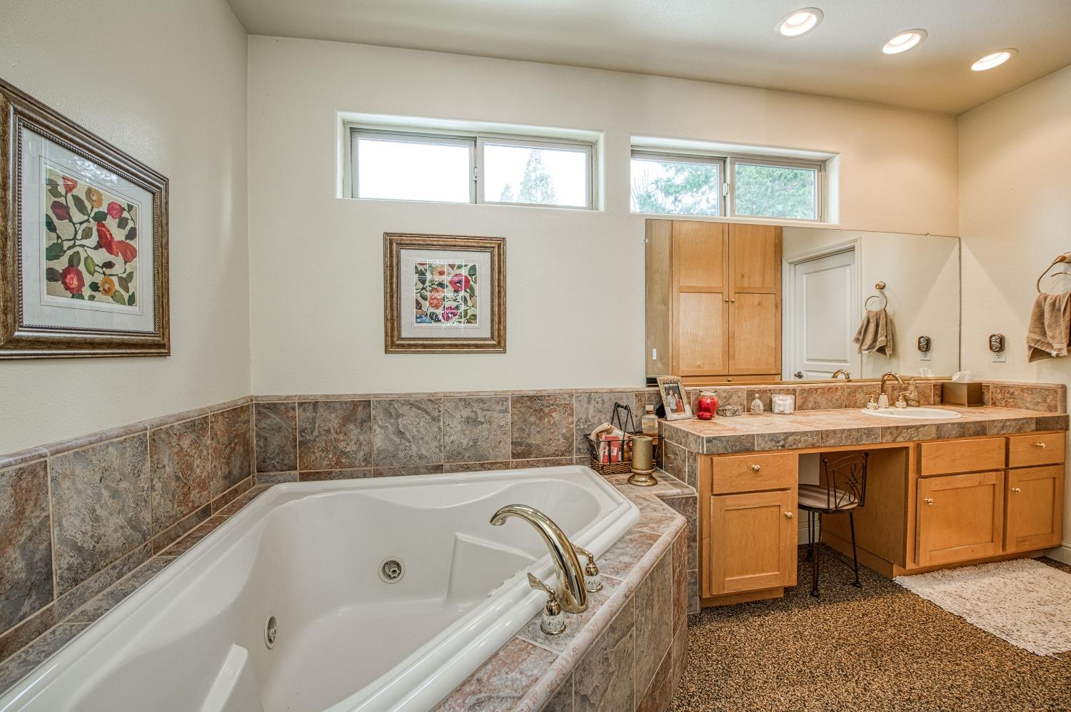 42502 Bretz Point Ln, Shaver Lake, CA 93664