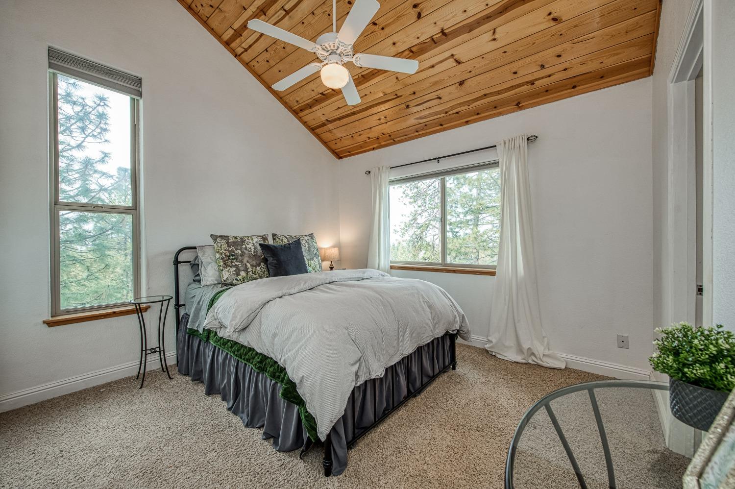42502 Bretz Point Ln, Shaver Lake, CA 93664