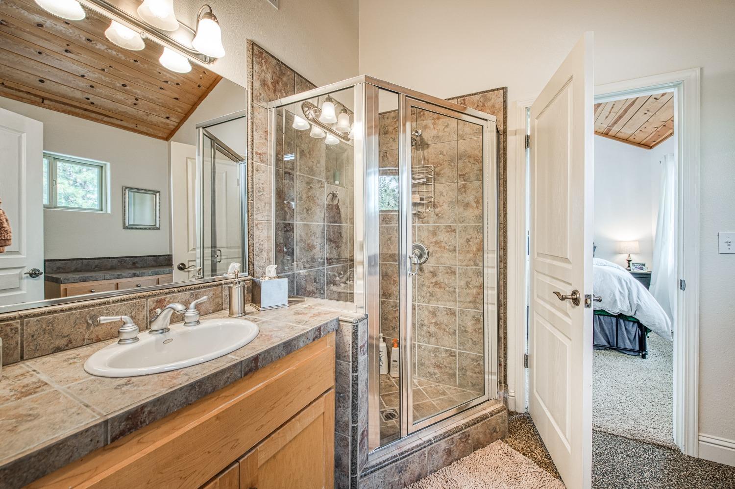 42502 Bretz Point Ln, Shaver Lake, CA 93664