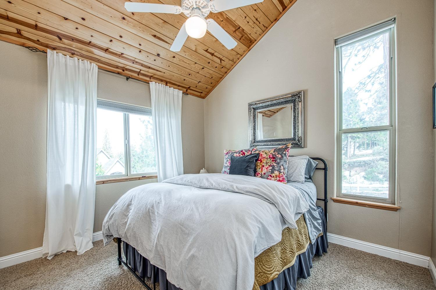 42502 Bretz Point Ln, Shaver Lake, CA 93664