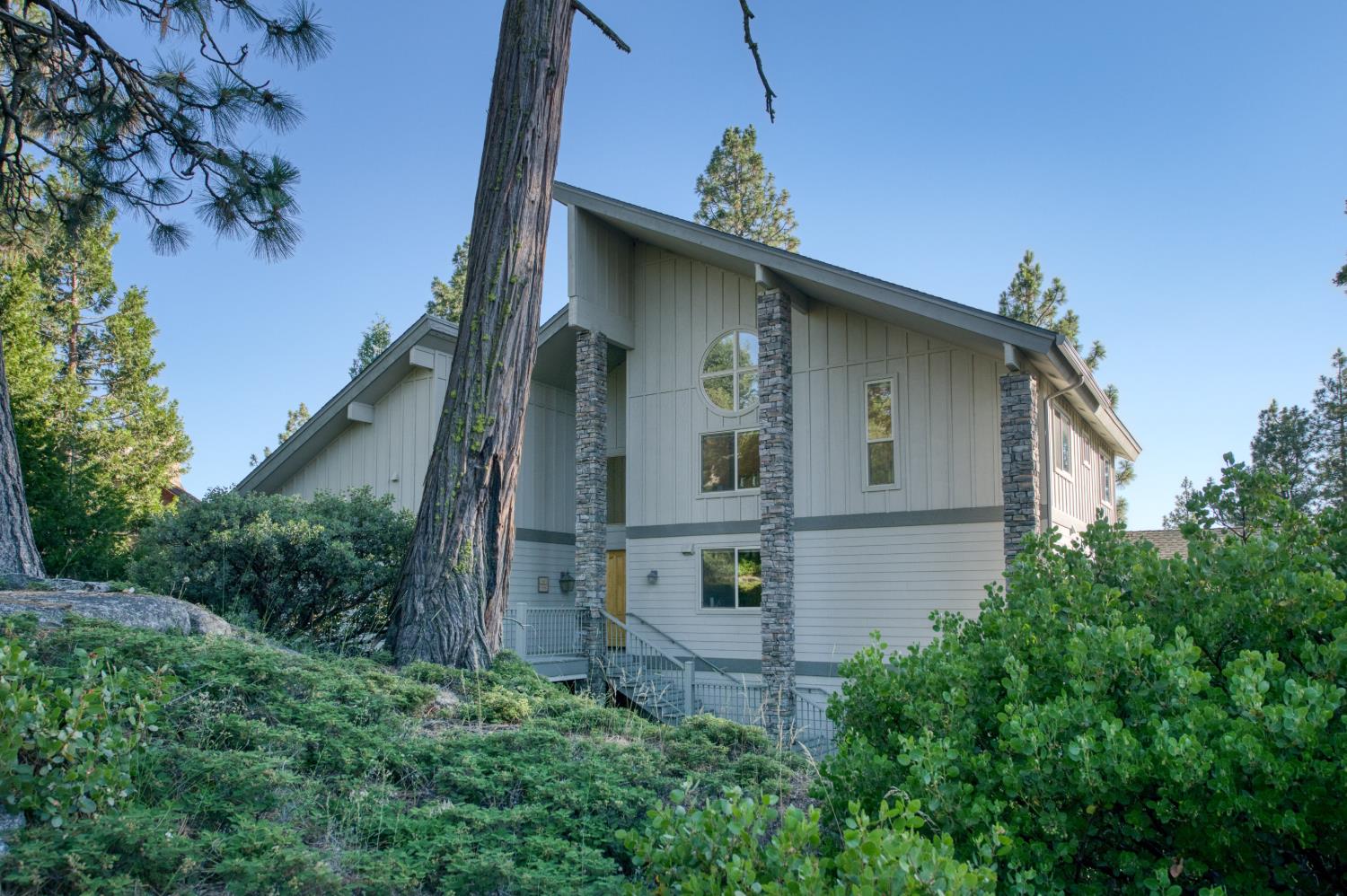 42502 Bretz Point Ln, Shaver Lake, CA 93664
