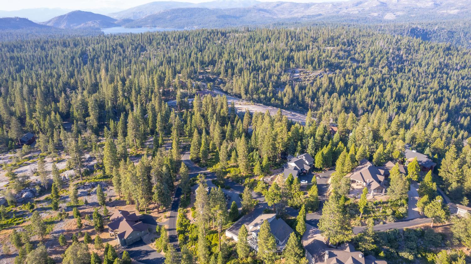 42502 Bretz Point Ln, Shaver Lake, CA 93664