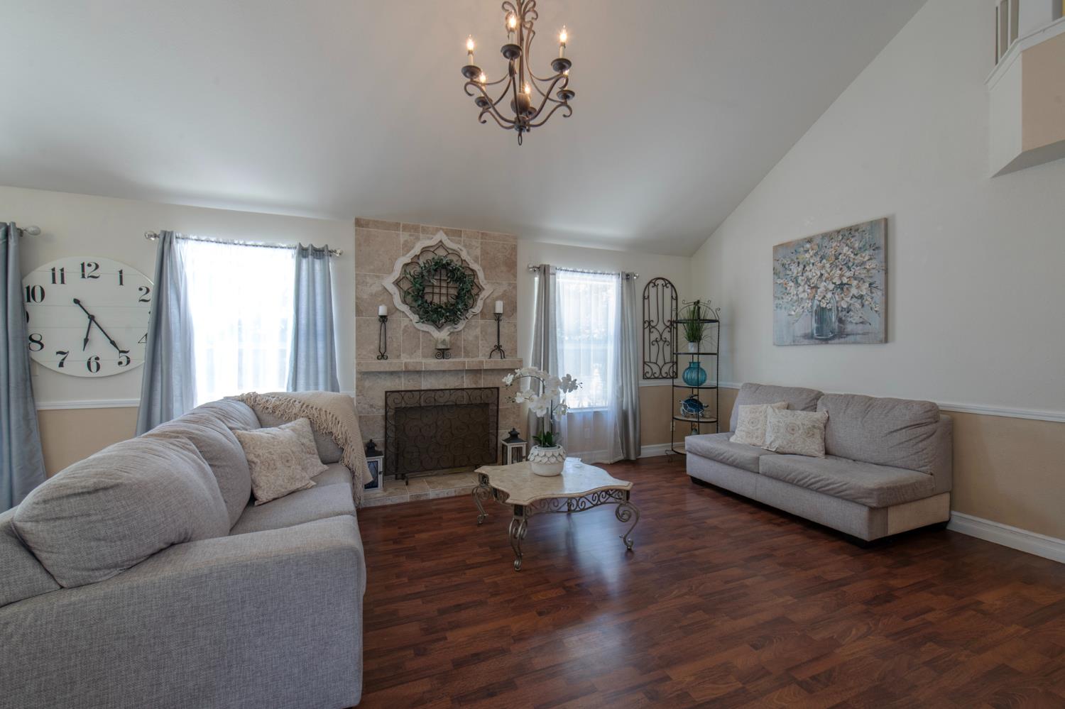 4649 W Saginaw Way, Fresno, CA 93722