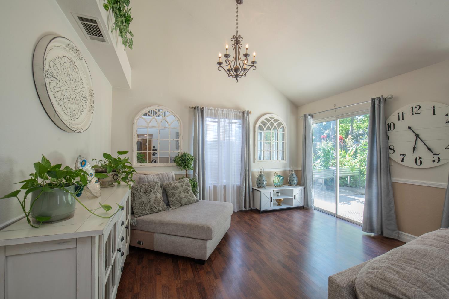 4649 W Saginaw Way, Fresno, CA 93722