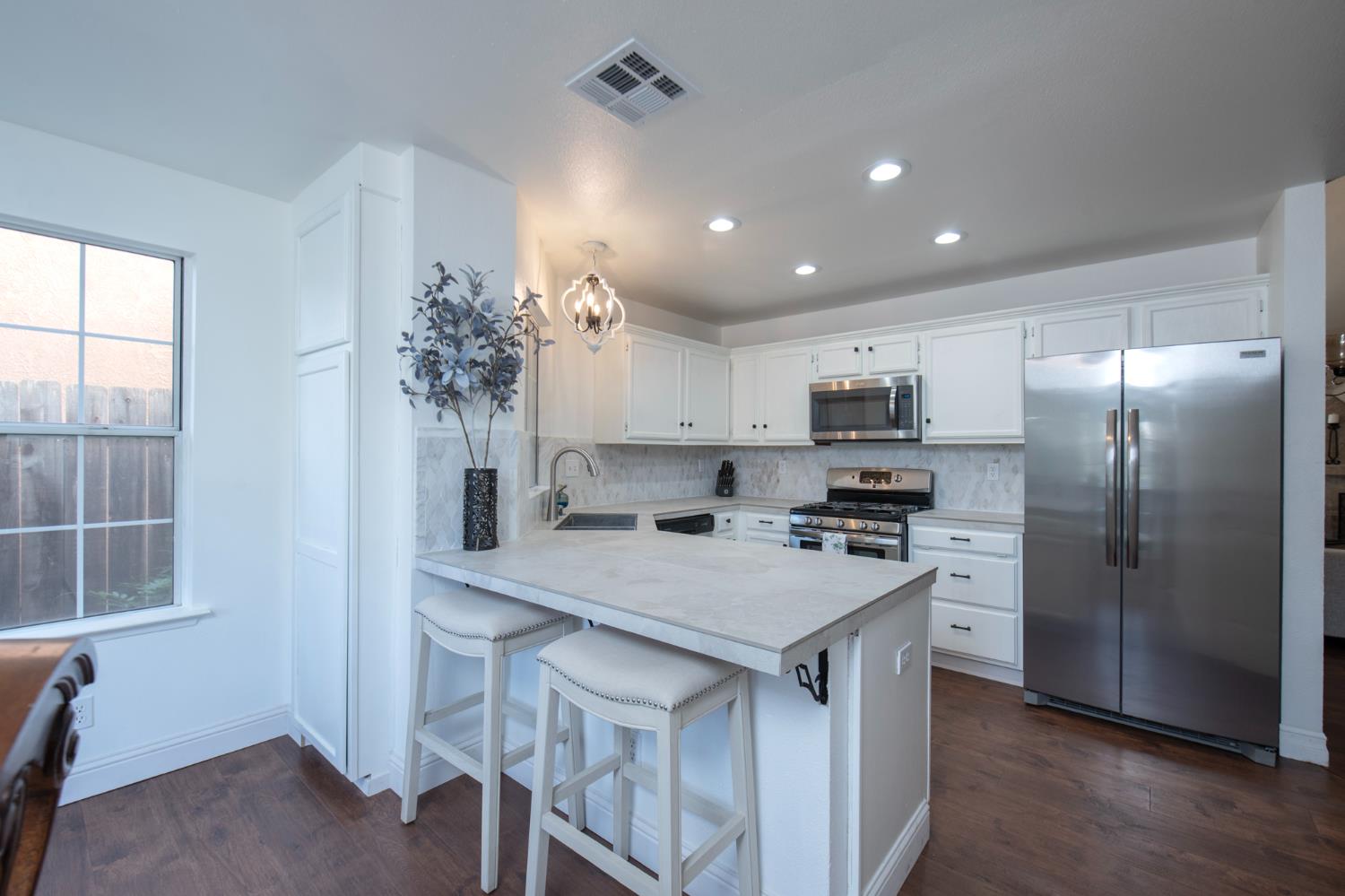 4649 W Saginaw Way, Fresno, CA 93722