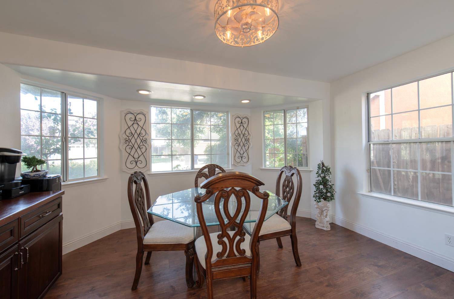 4649 W Saginaw Way, Fresno, CA 93722