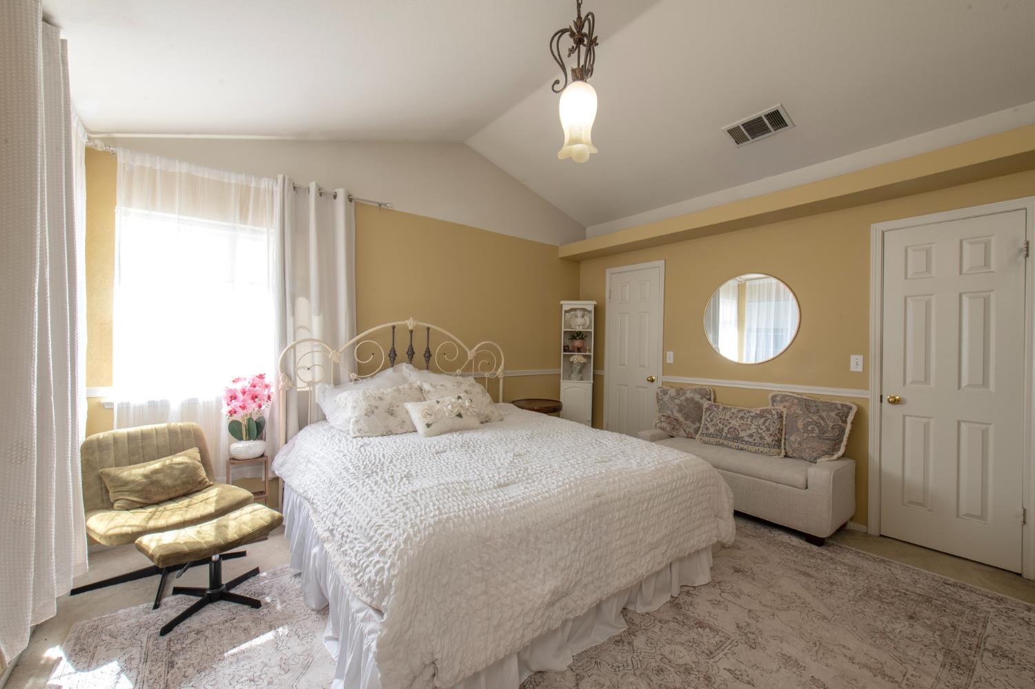 4649 W Saginaw Way, Fresno, CA 93722