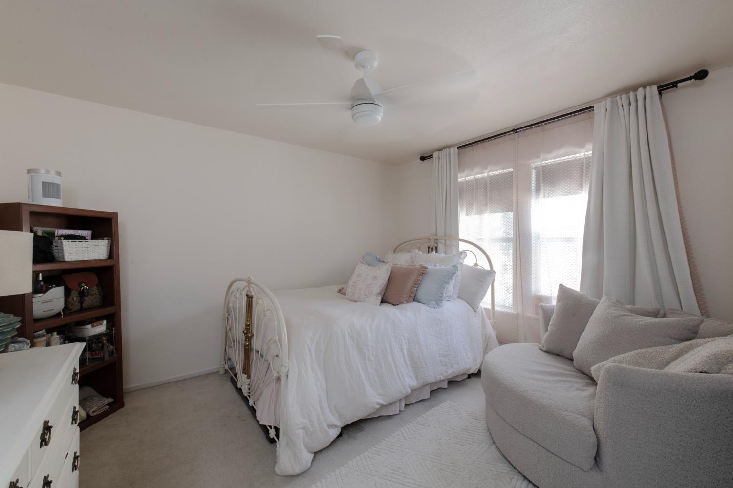 4649 W Saginaw Way, Fresno, CA 93722