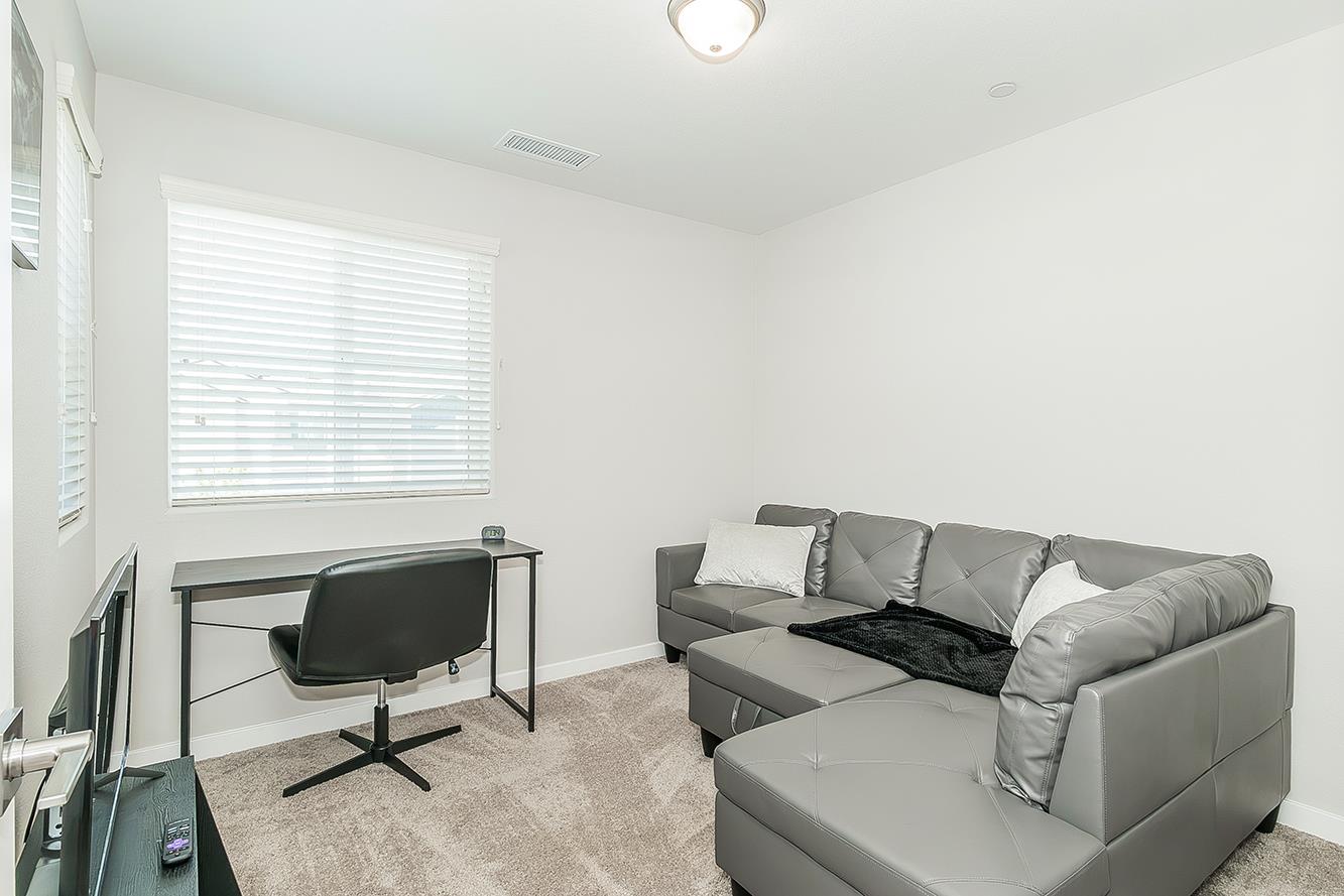 580 Mccaffrey Way, Madera, CA 93636