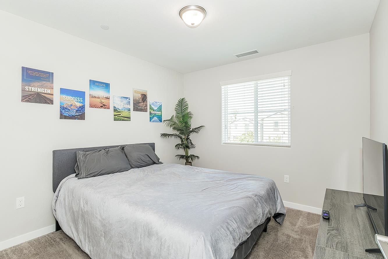 580 Mccaffrey Way, Madera, CA 93636