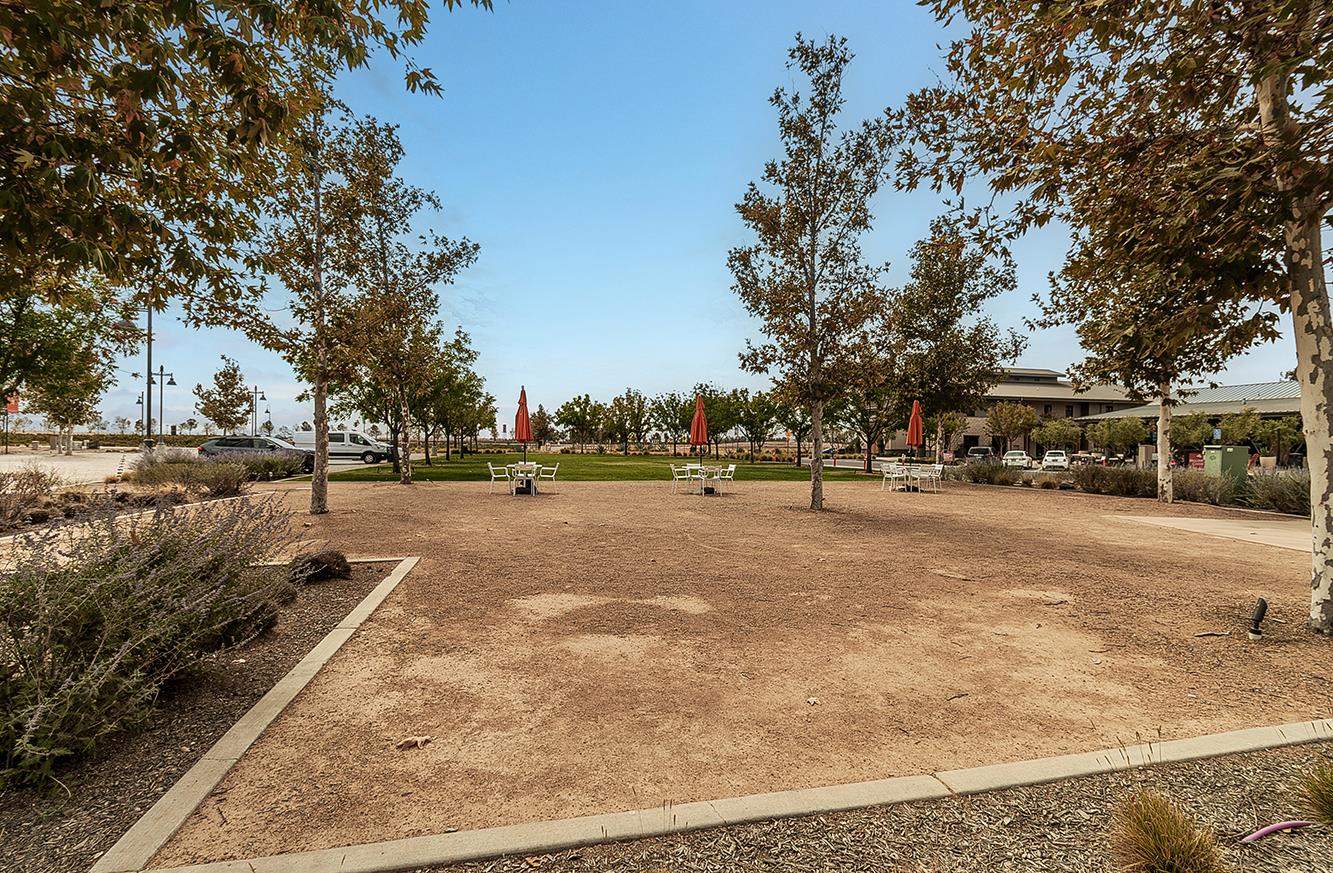 580 Mccaffrey Way, Madera, CA 93636