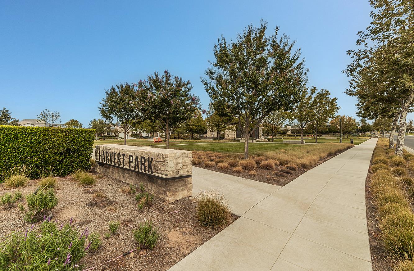 580 Mccaffrey Way, Madera, CA 93636