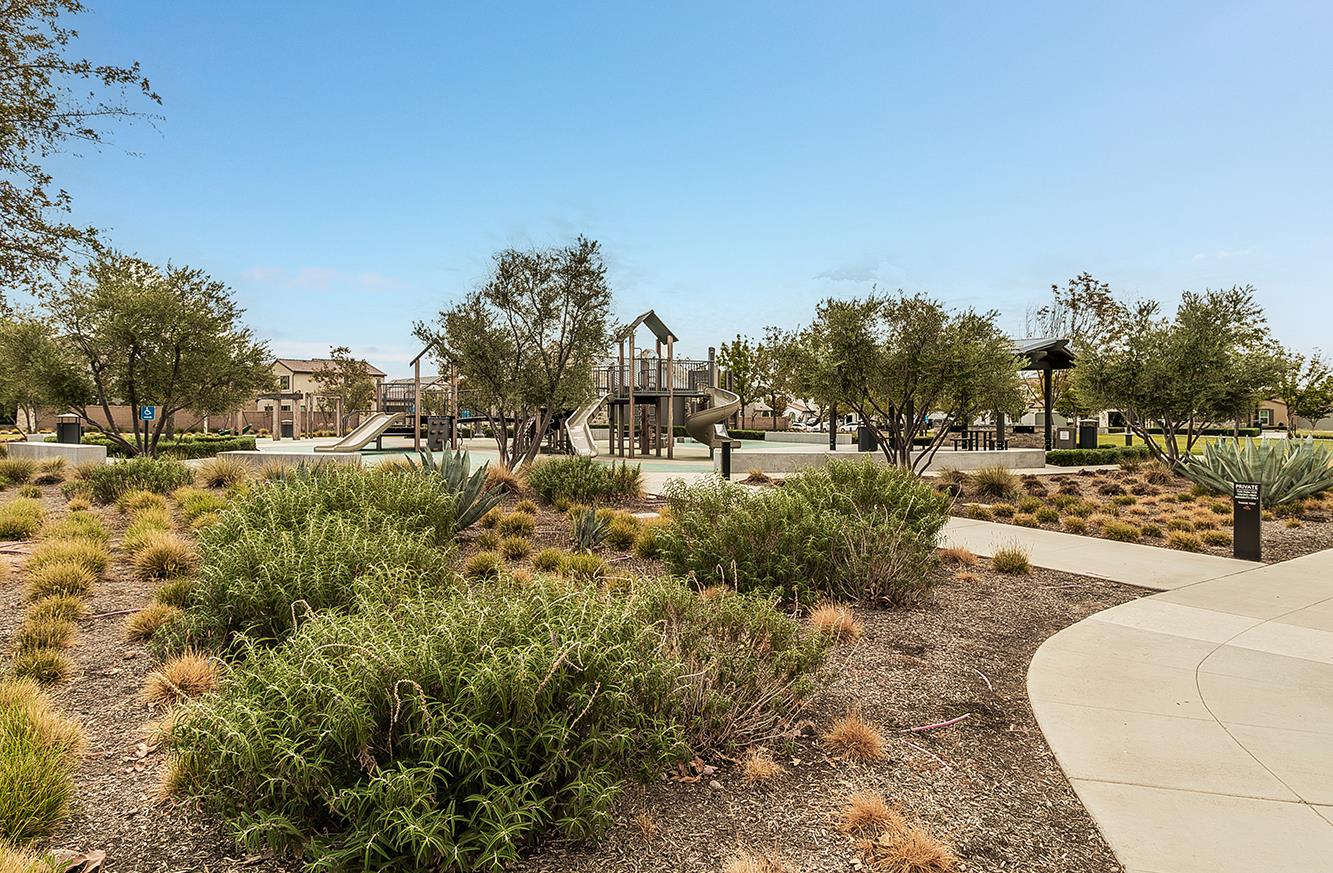 580 Mccaffrey Way, Madera, CA 93636