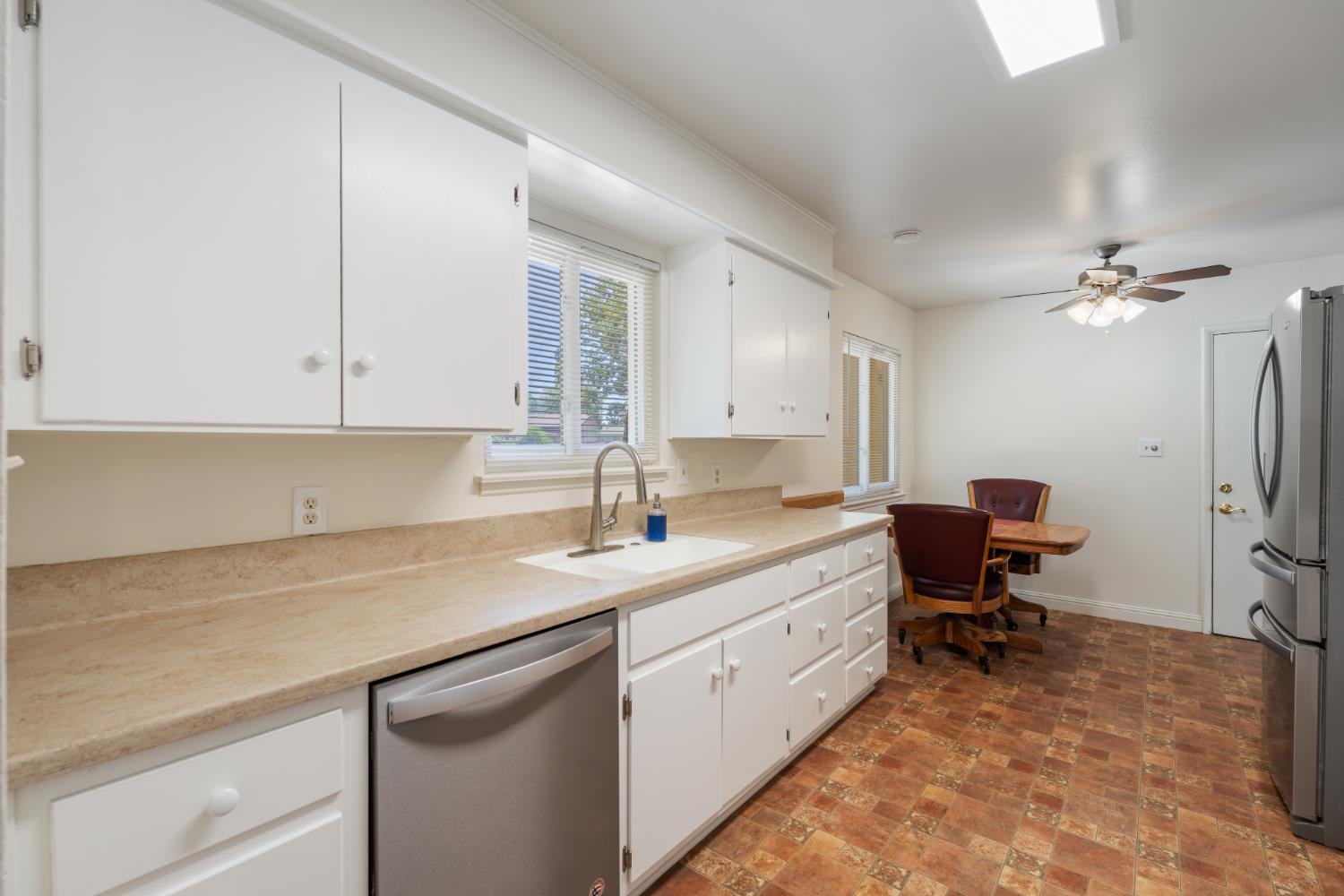 4159 N Lead Ave, Fresno, CA 93722