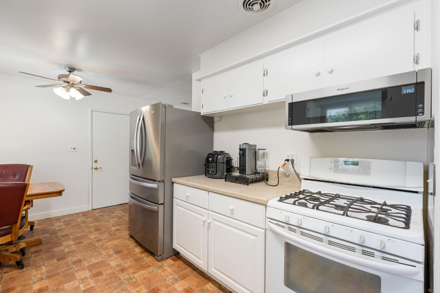 4159 N Lead Ave, Fresno, CA 93722