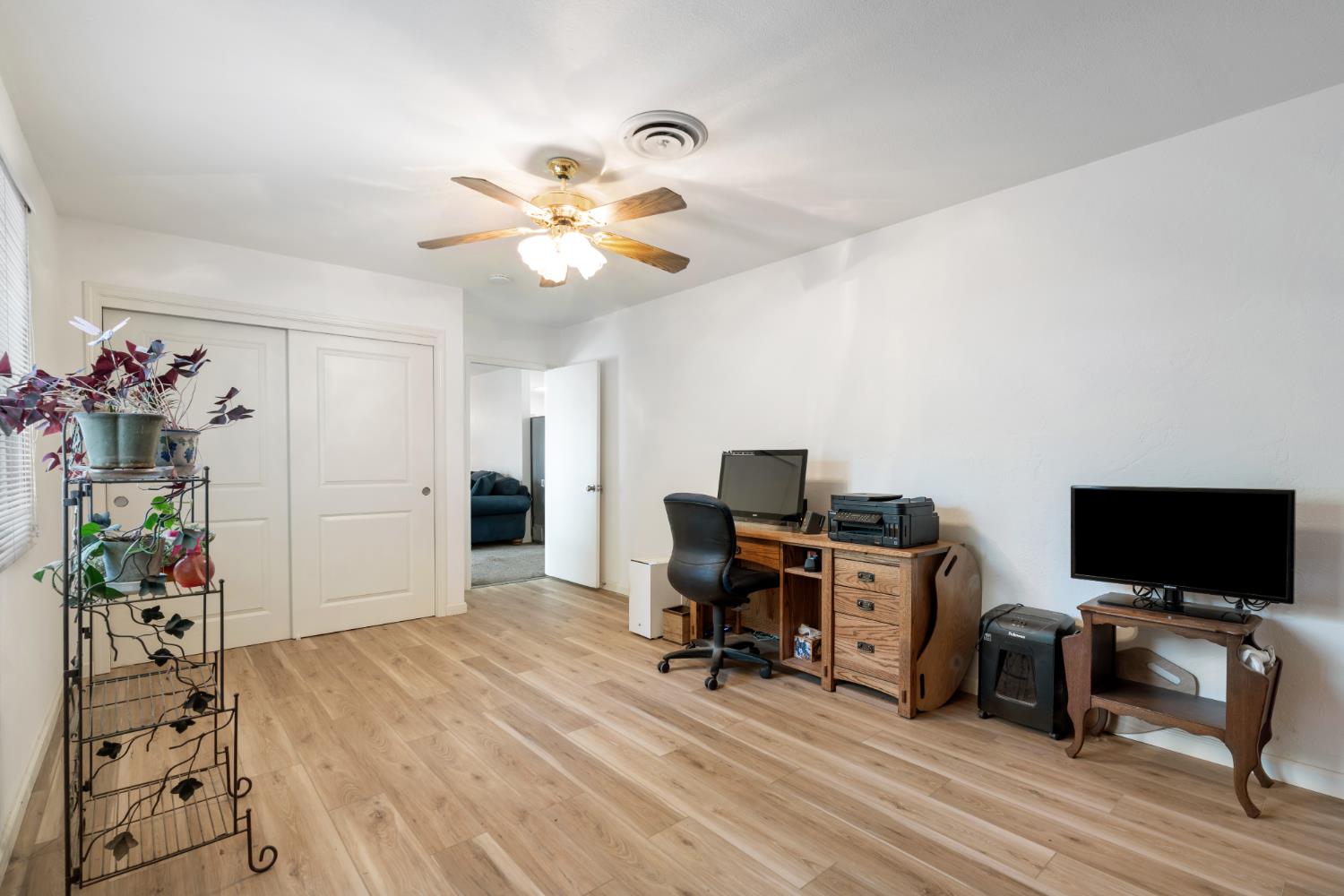 4159 N Lead Ave, Fresno, CA 93722