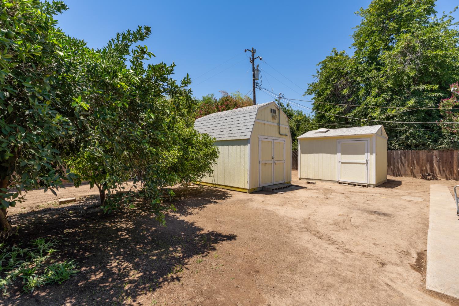 4159 N Lead Ave, Fresno, CA 93722