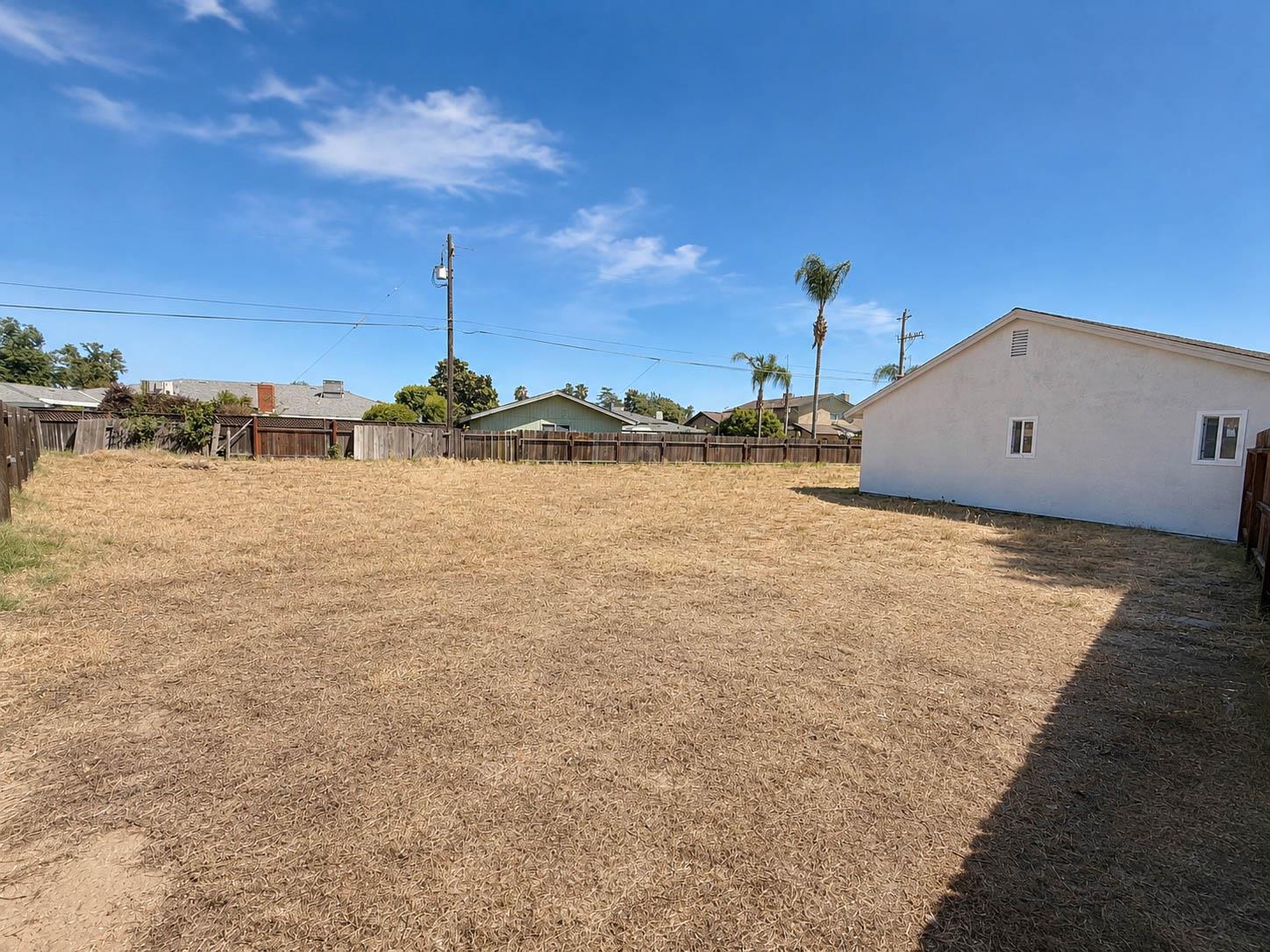 519 Rosehill Dr, Chowchilla, CA 93610