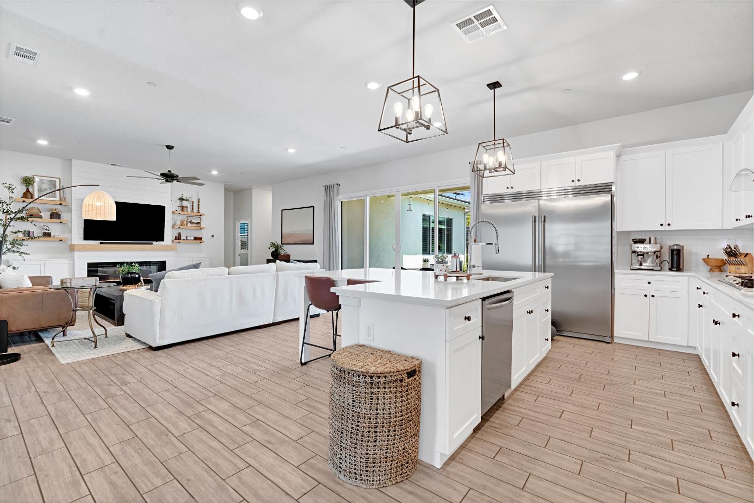 537 Huntington Ave S, Madera, CA 93636
