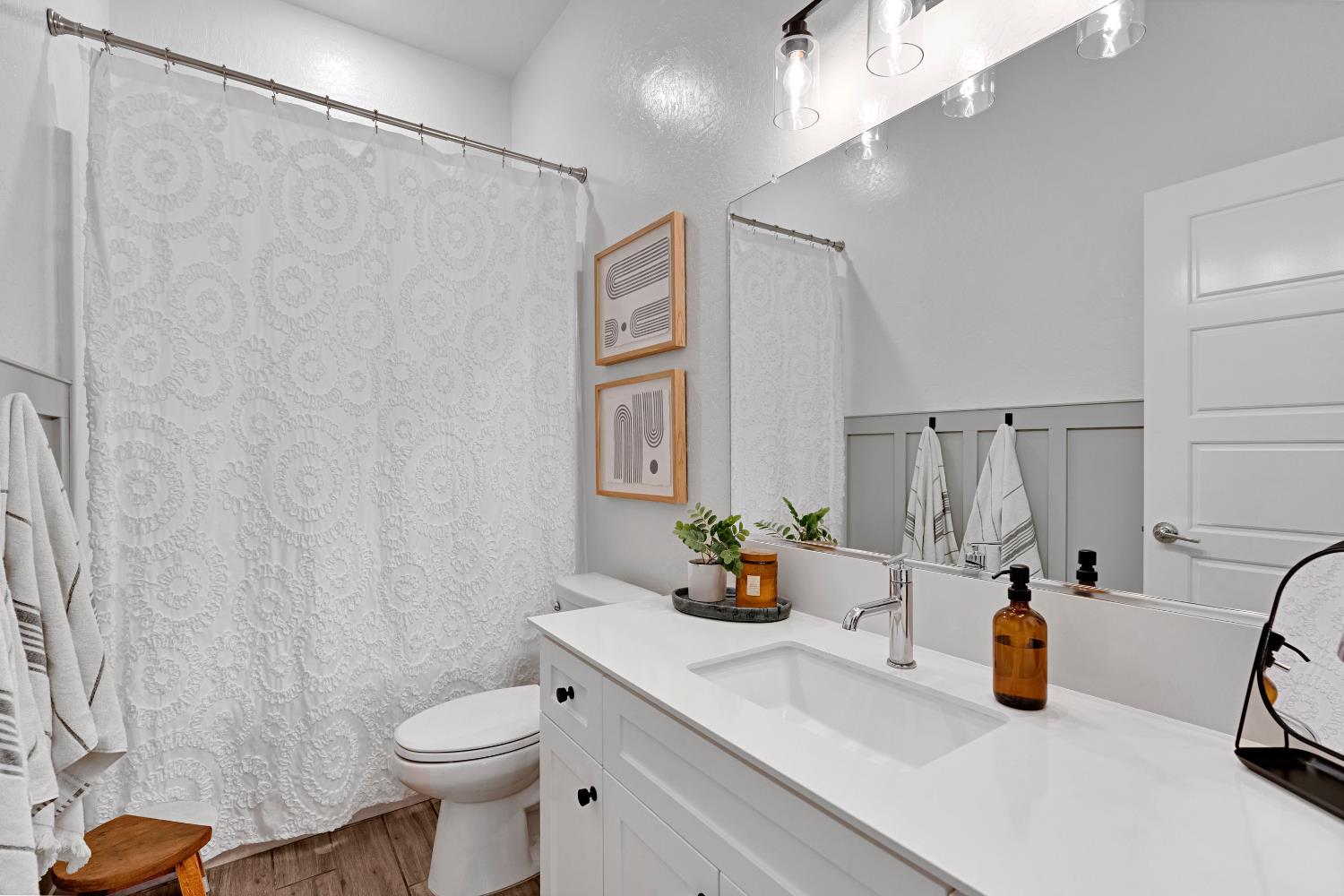 537 Huntington Ave S, Madera, CA 93636